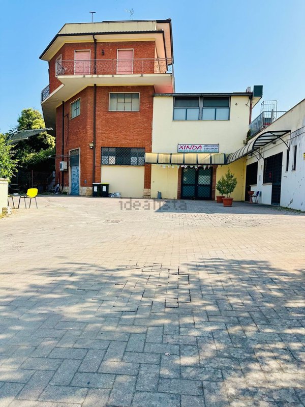 locale commerciale in affitto a Palestrina