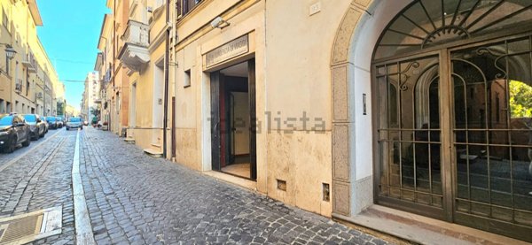locale commerciale in affitto a Palestrina