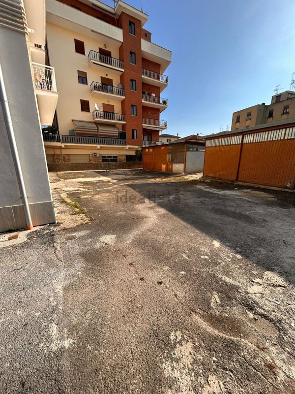 locale commerciale in affitto a Palestrina