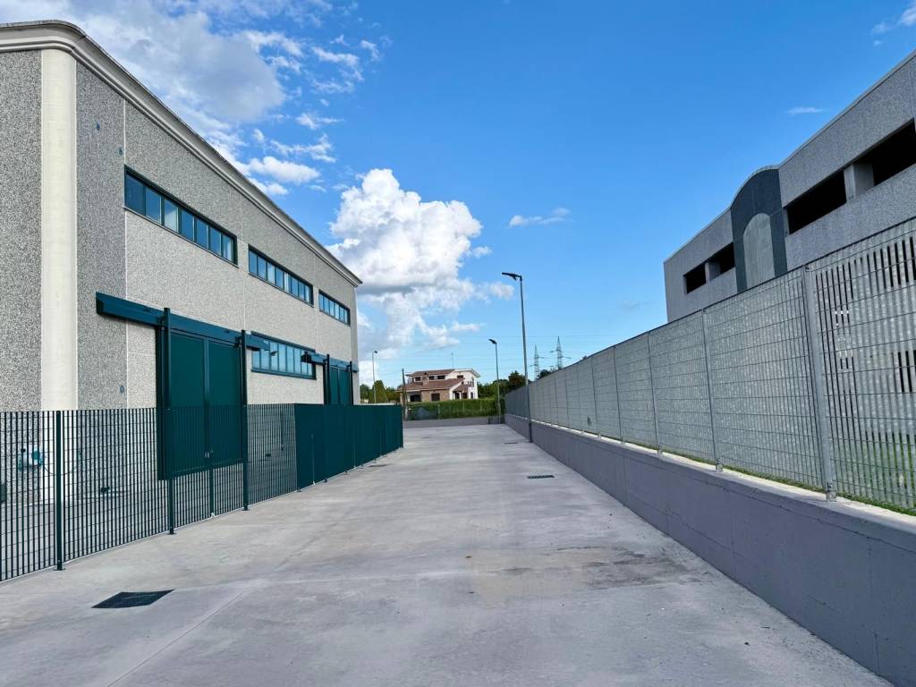 locale commerciale in affitto a Palestrina