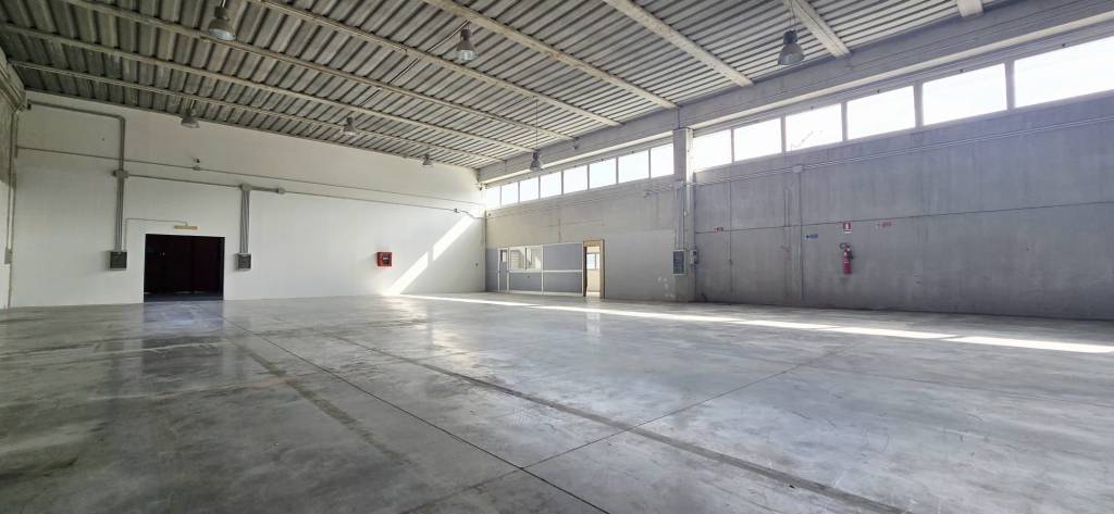 locale commerciale in affitto a Palestrina