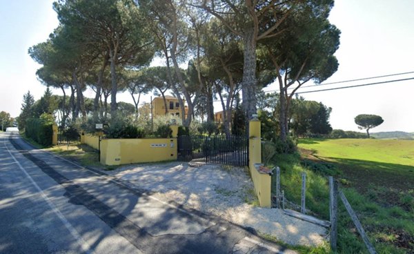 locale commerciale in affitto a Palombara Sabina in zona Cretone
