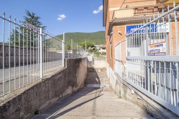 locale commerciale in affitto a Palombara Sabina