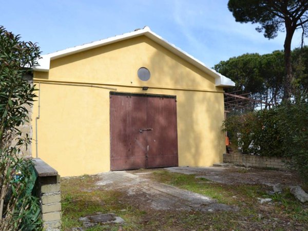 negozio in affitto a Palombara Sabina
