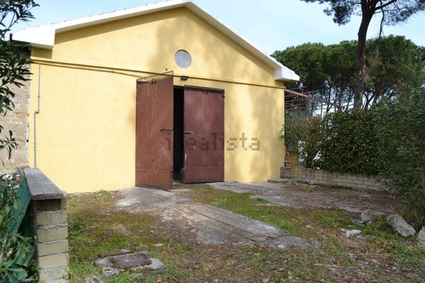 capannone in affitto a Palombara Sabina