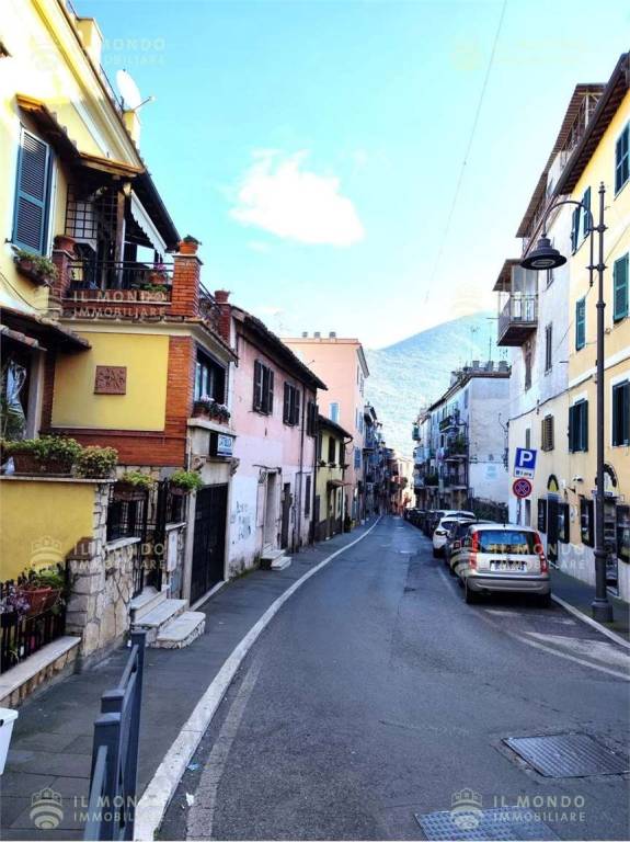 negozio in affitto a Palombara Sabina