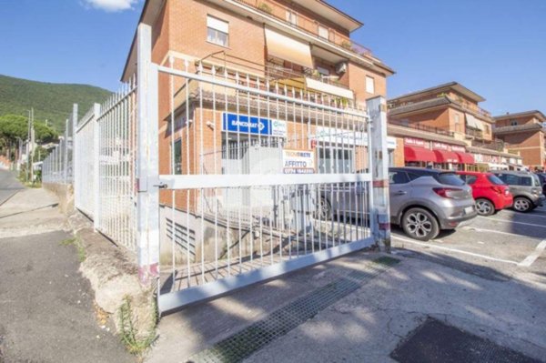 locale commerciale in affitto a Palombara Sabina