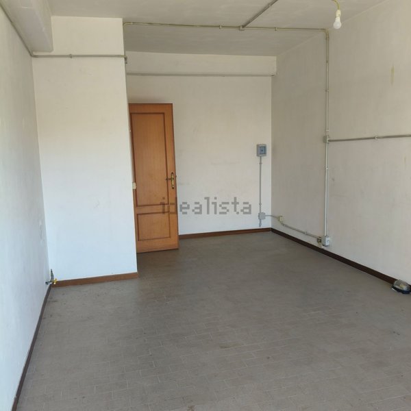 locale commerciale in affitto a Palombara Sabina