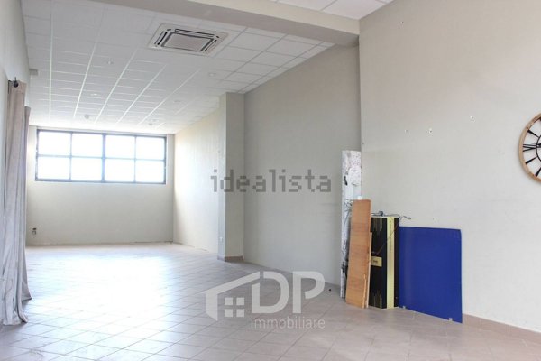 locale commerciale in affitto a Palombara Sabina