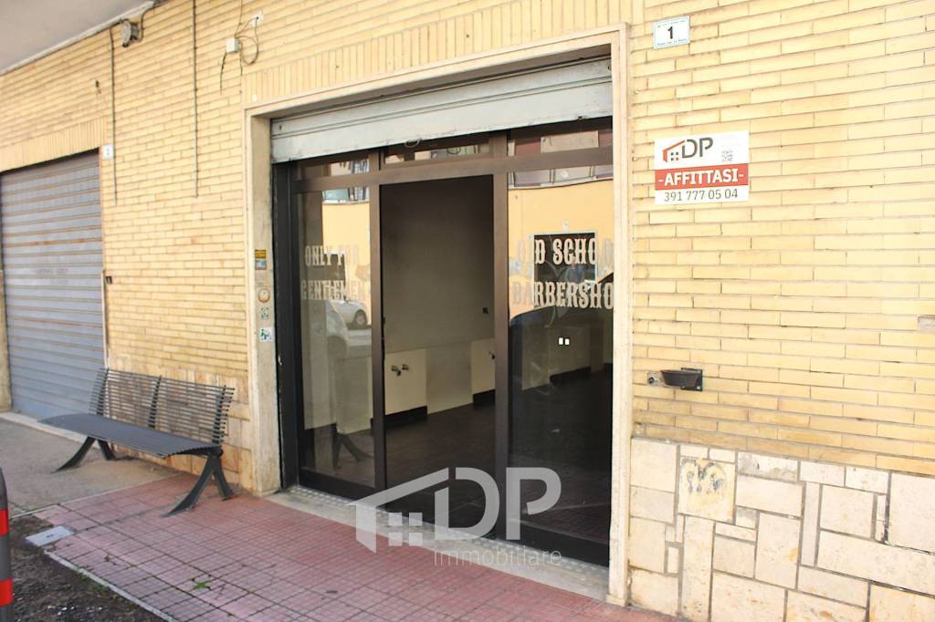 negozio in affitto a Palombara Sabina