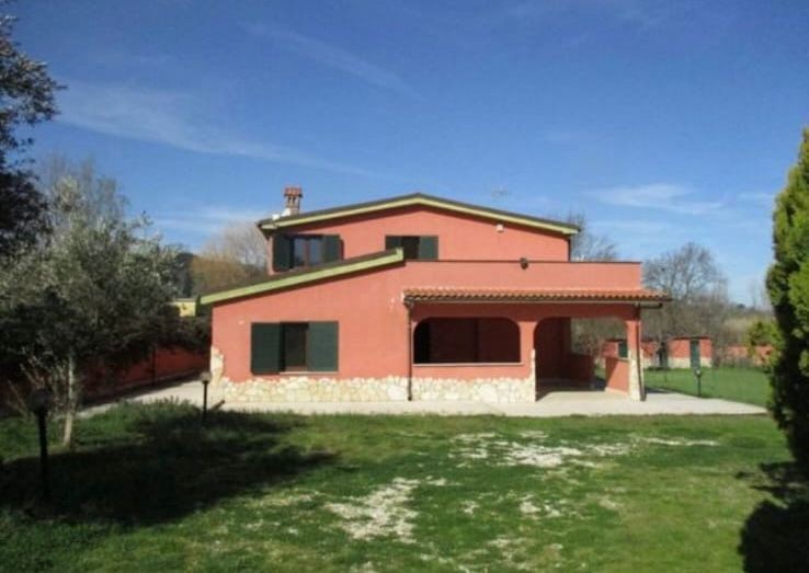 casa indipendente in affitto a Palombara Sabina