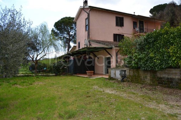 casa indipendente in affitto a Palombara Sabina