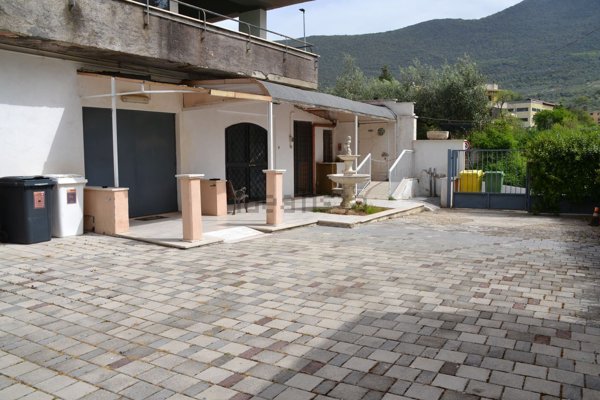 locale commerciale in affitto a Palombara Sabina