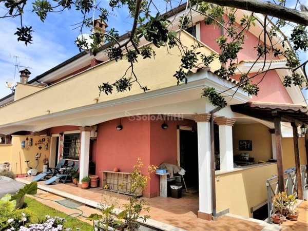 casa indipendente in affitto a Pomezia in zona Torvaianica