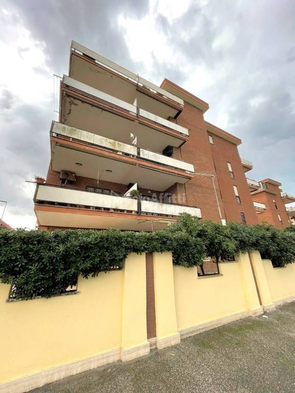 appartamento in affitto a Pomezia in zona Torvaianica