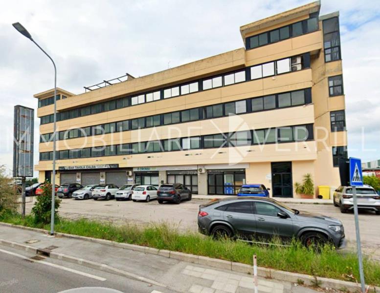 ufficio in affitto a Pomezia in zona Pratica di Mare