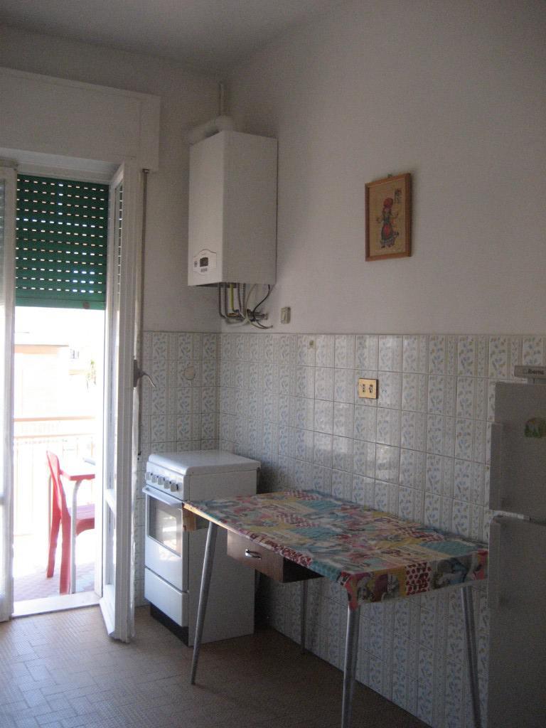 appartamento in affitto a Pomezia in zona Torvaianica