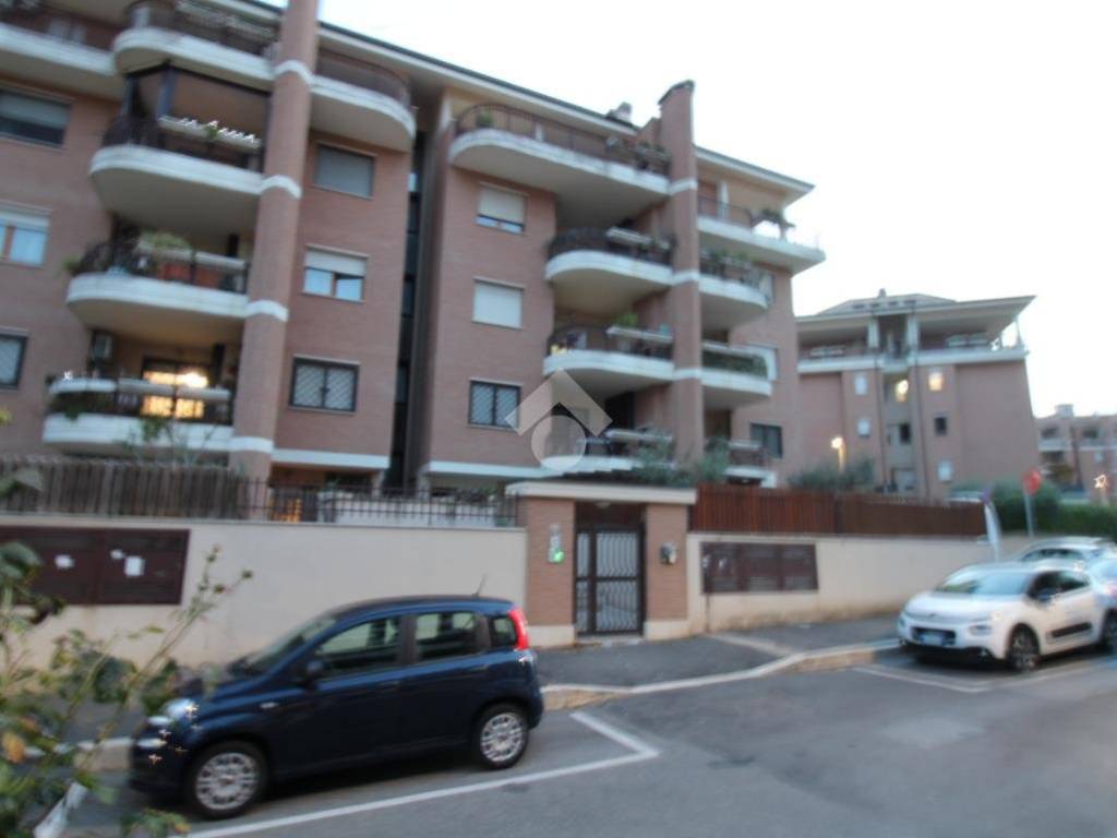 appartamento in affitto a Pomezia in zona Colli di Enea