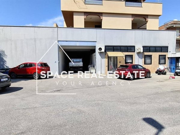 locale commerciale in affitto a Pomezia