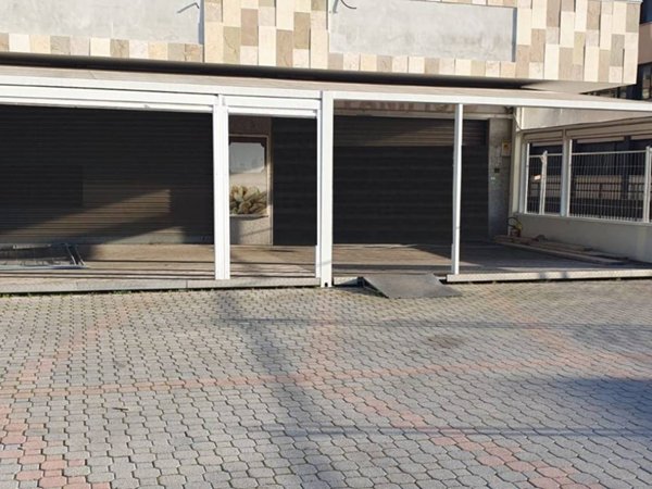 negozio in affitto a Pomezia