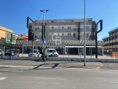 negozio in affitto a Pomezia in zona Torvaianica