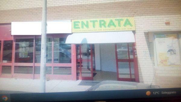 negozio in affitto a Pomezia