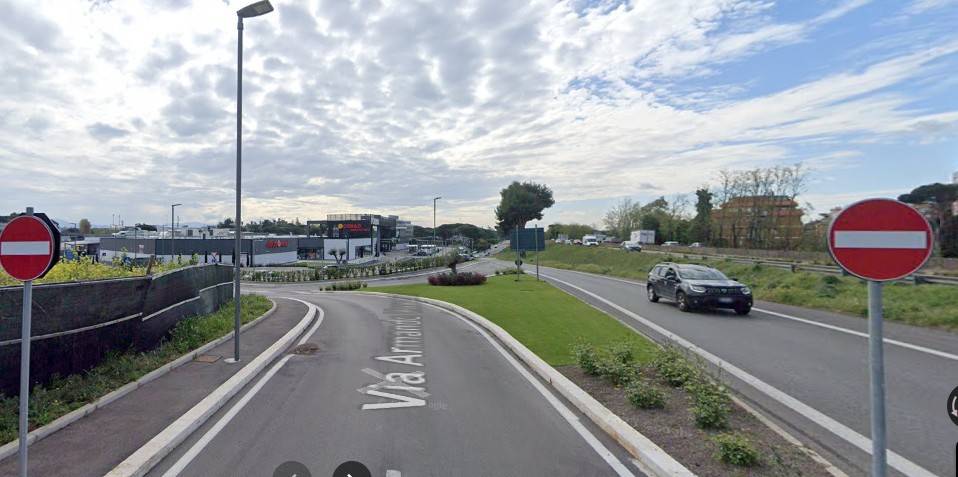 negozio in affitto a Pomezia