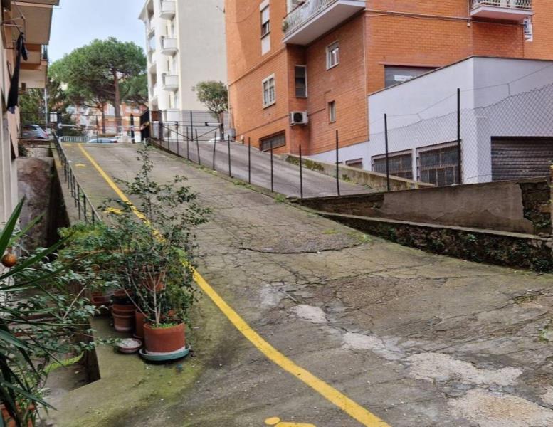 locale di sgombero in affitto a Pomezia