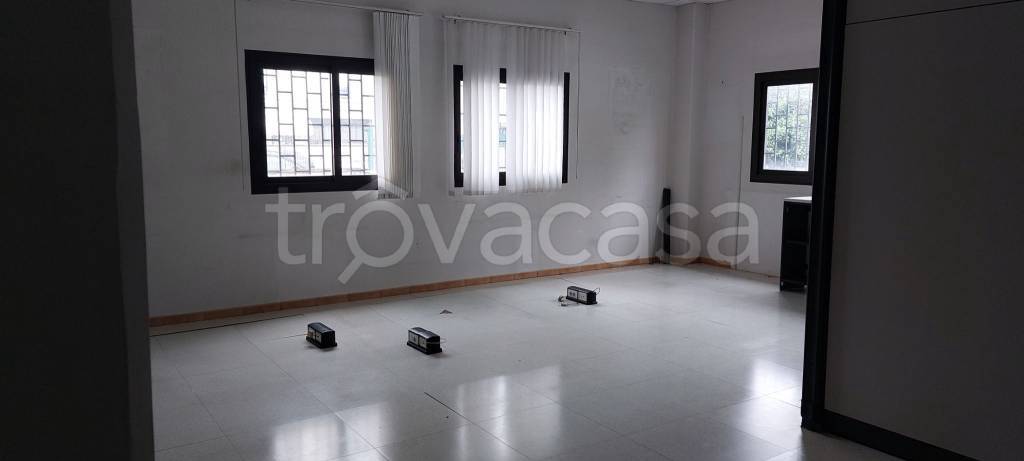 ufficio in affitto a Pomezia