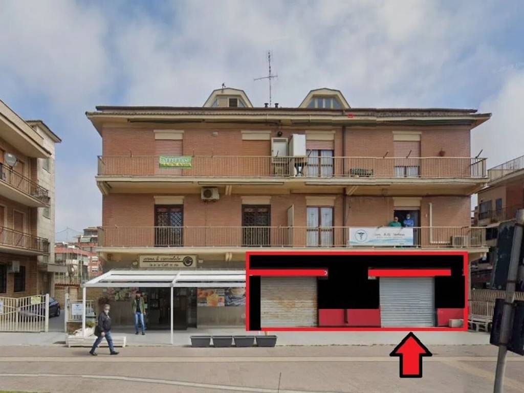 negozio in affitto a Pomezia in zona Torvaianica