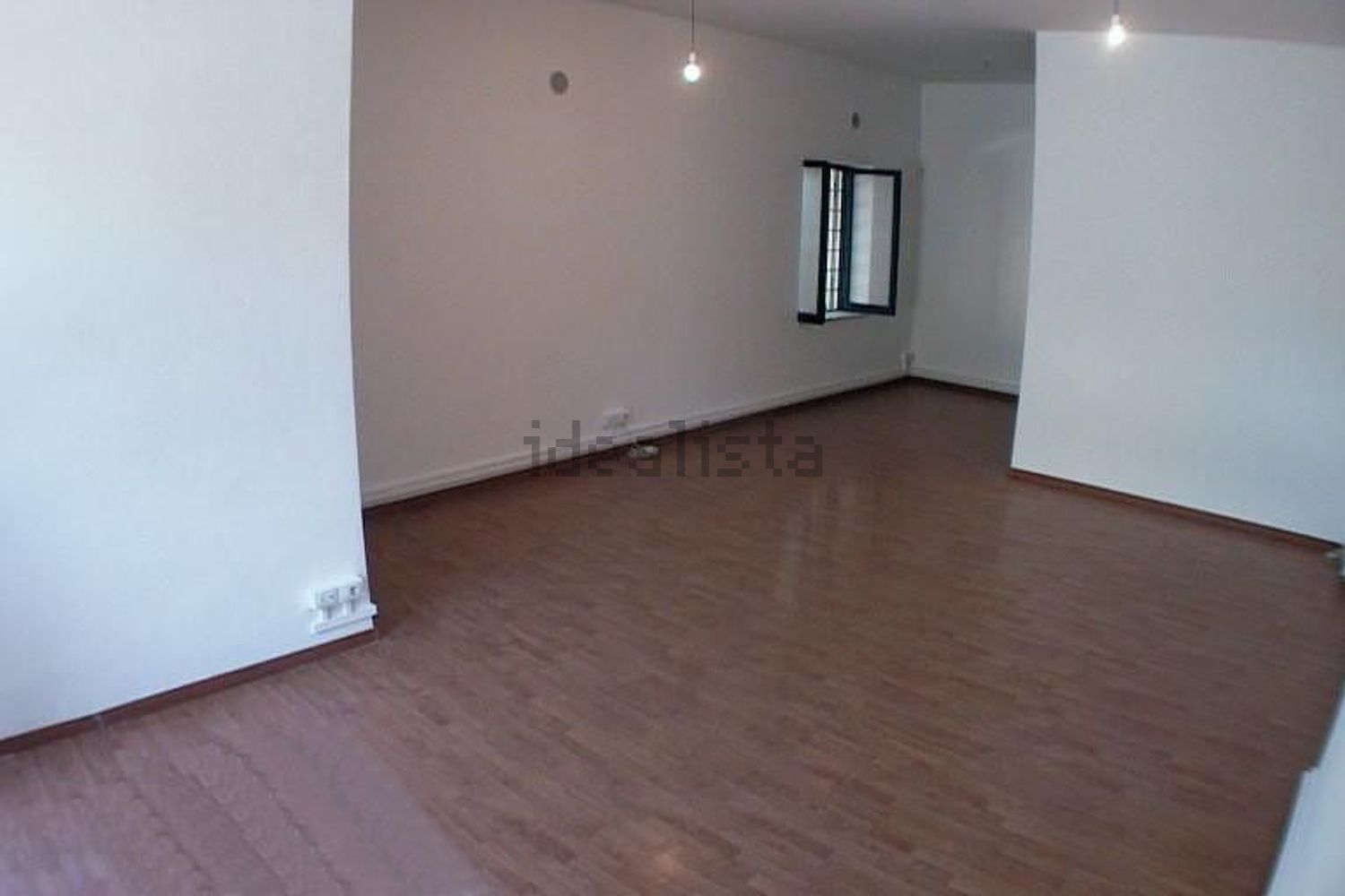 locale commerciale in affitto a Pomezia