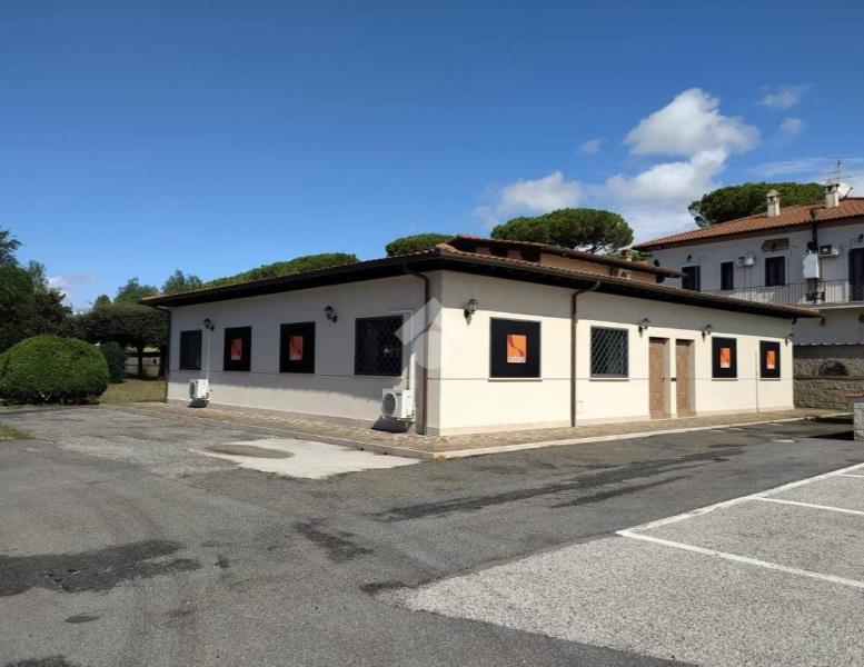 locale commerciale in affitto a Pomezia in zona Santa Palomba