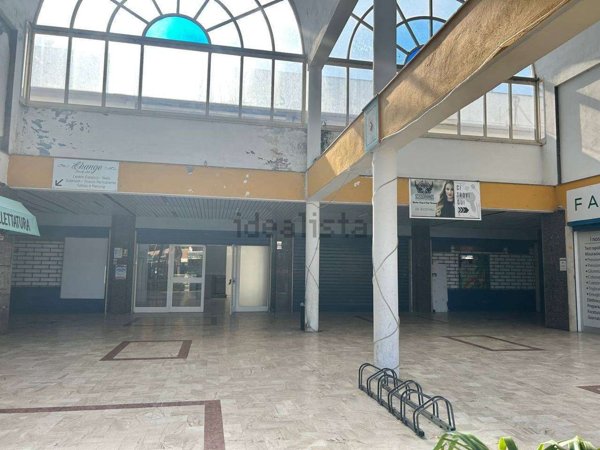 locale commerciale in affitto a Pomezia in zona Torvaianica