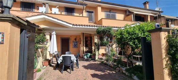 appartamento in affitto a Pomezia in zona Torvaianica