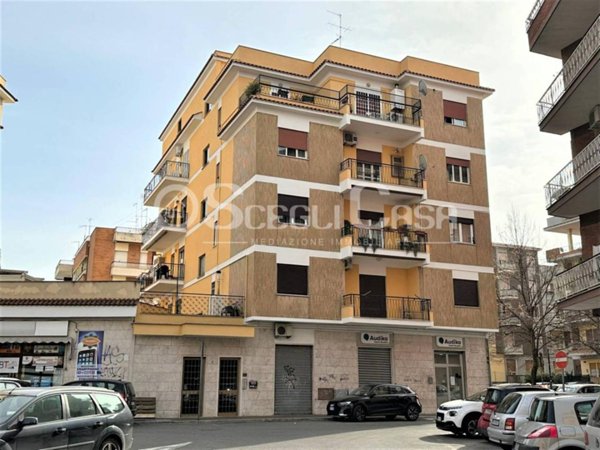 appartamento in affitto a Pomezia in zona Santa Palomba
