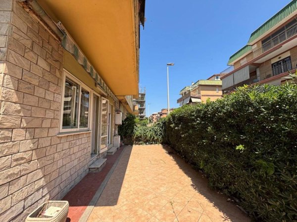 appartamento in affitto a Pomezia in zona Torvaianica