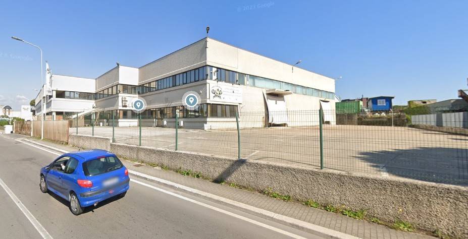 locale commerciale in affitto a Pomezia