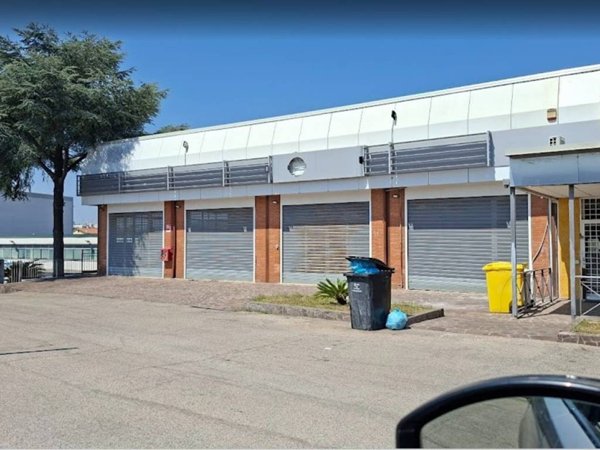 negozio in affitto a Pomezia