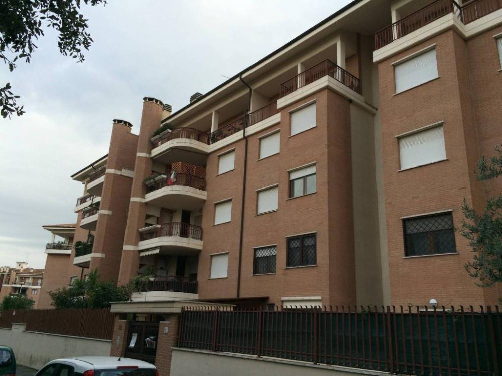 appartamento in affitto a Pomezia in zona Colli di Enea