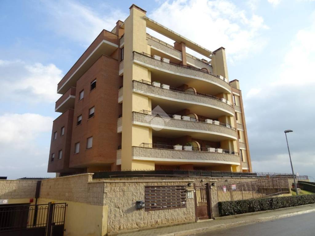 appartamento in affitto a Pomezia