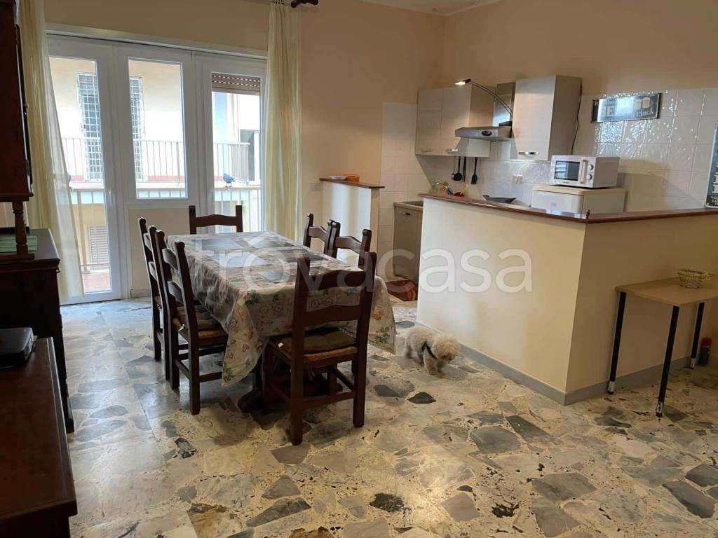 appartamento in affitto a Pomezia in zona Torvaianica