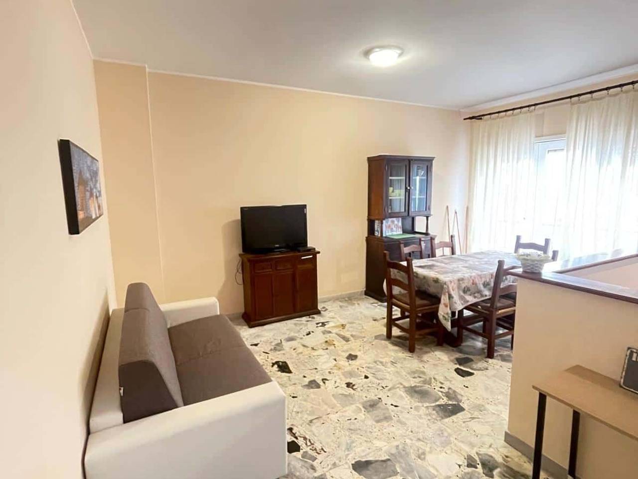 appartamento in affitto a Pomezia in zona Torvaianica