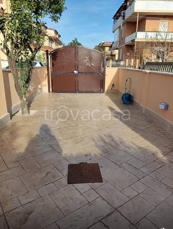 casa indipendente in affitto a Pomezia in zona Torvaianica
