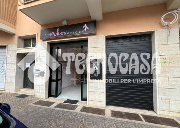 negozio in affitto a Pomezia