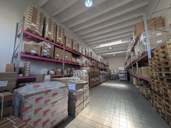 locale di sgombero in affitto a Pomezia