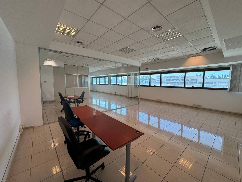 ufficio in affitto a Pomezia