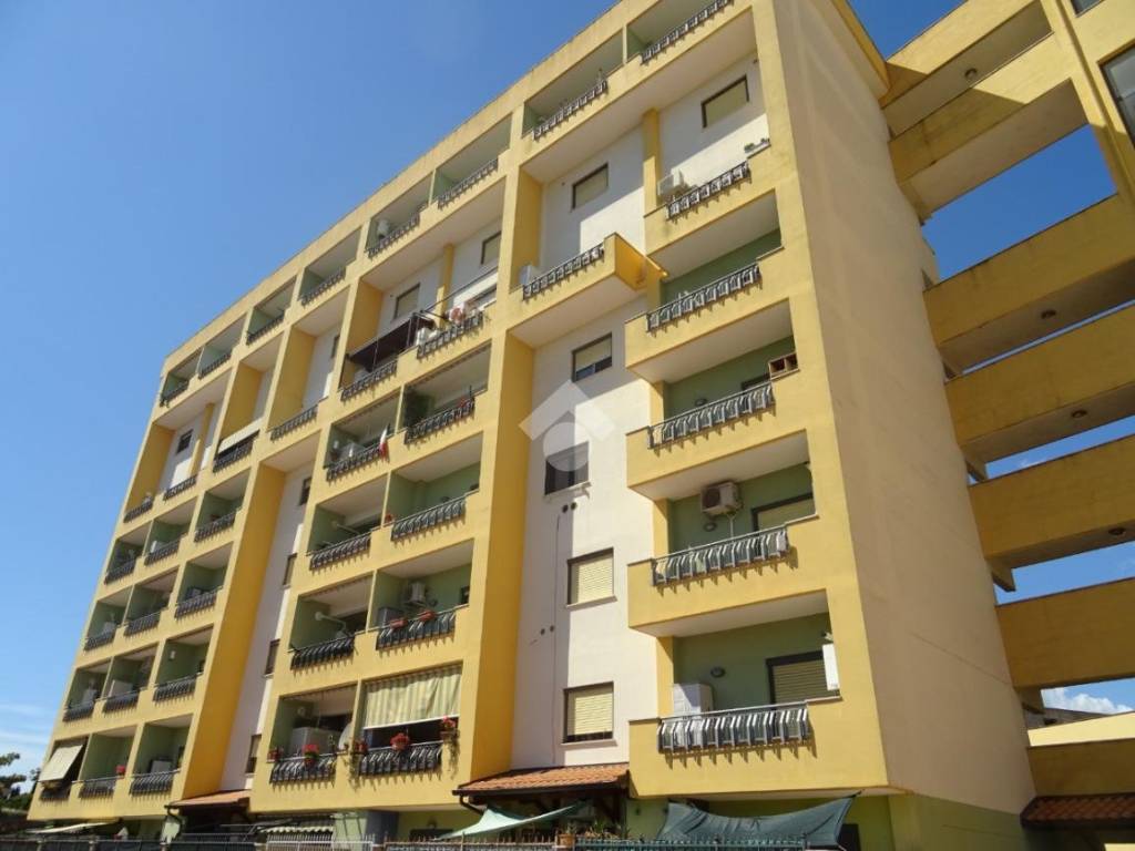 appartamento in affitto a Pomezia in zona Pratica di Mare