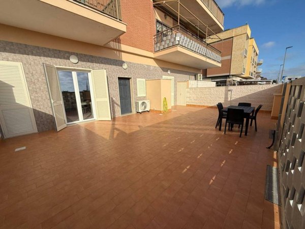 appartamento in affitto a Pomezia in zona Torvaianica