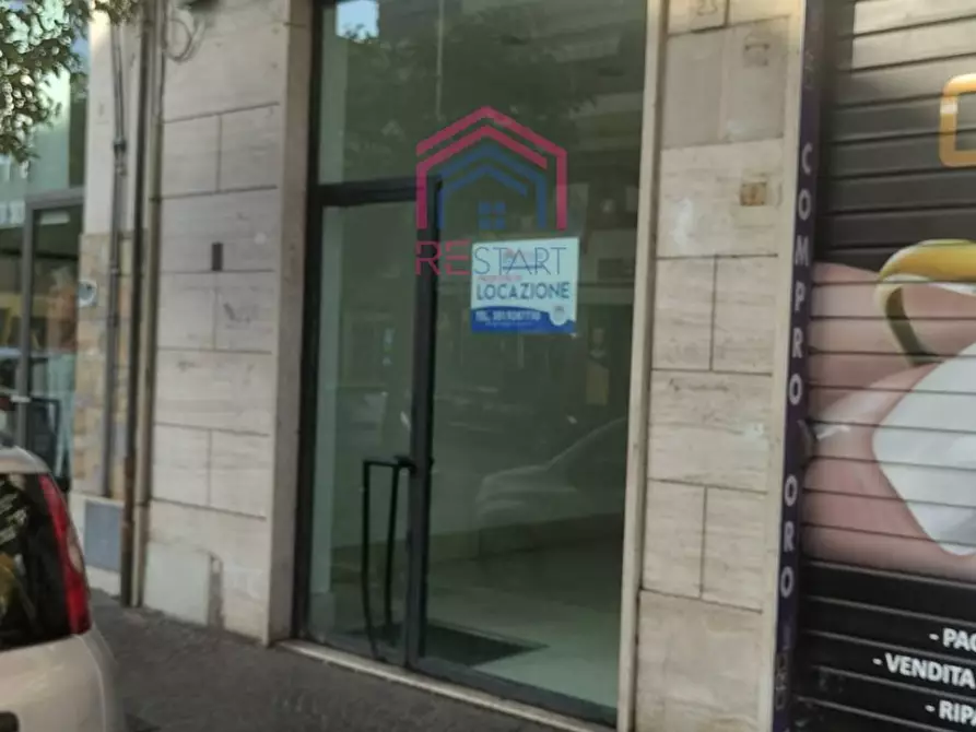 negozio in affitto a Pomezia