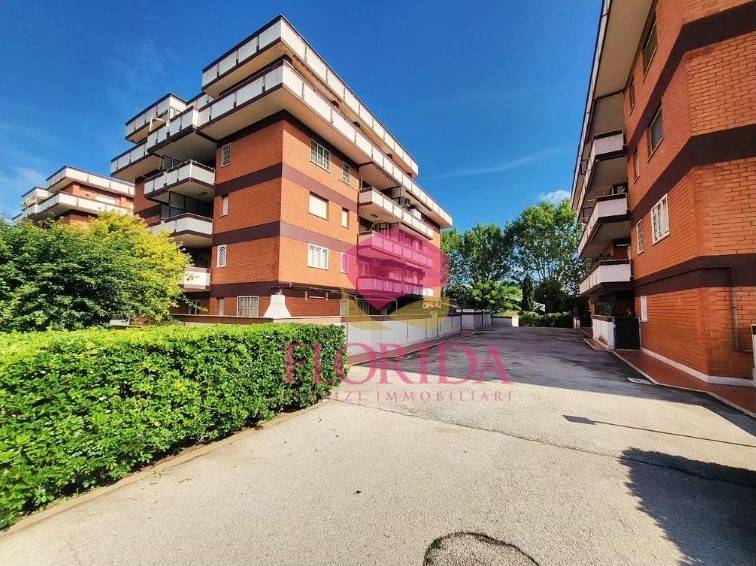 appartamento in affitto a Pomezia in zona Campo Selva